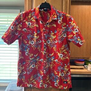 Men’s floral print button-down shirt
